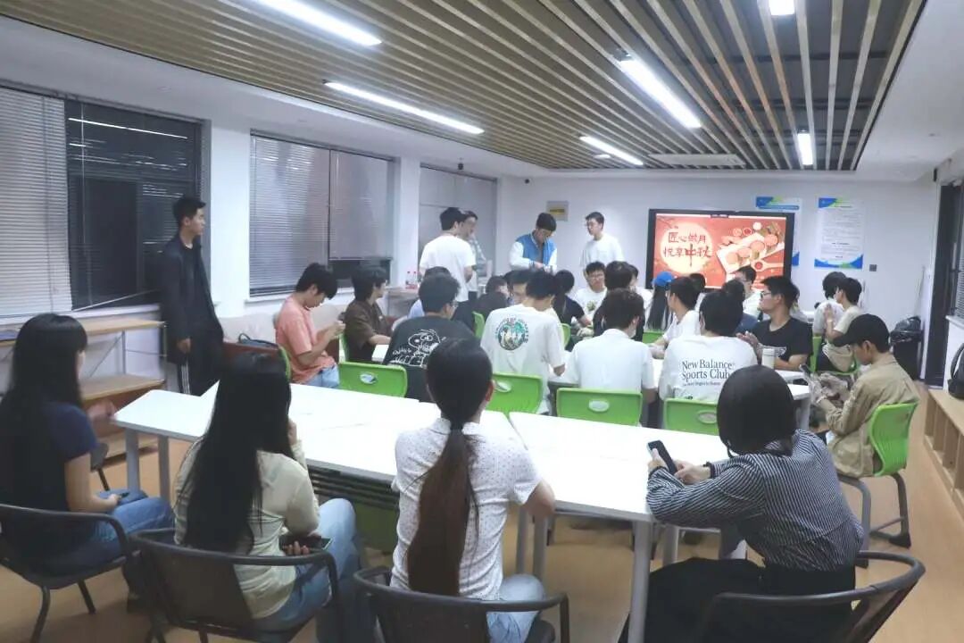 巧制月饼，情暖中秋——beat365中国官网举办月饼制作心理解压活动